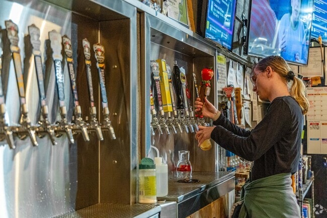 Common John Brewery offers a wide selection of craft beers for Manchester locals and visitors.