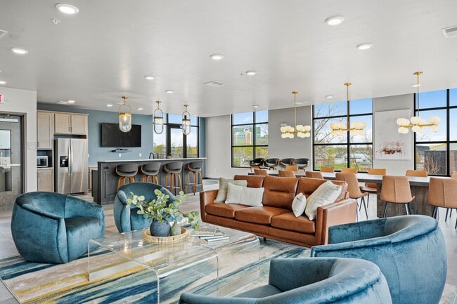 The Element Apartments, Green Bay, WI 54304 - photo 2