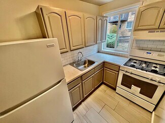329 N Broadway, Yonkers, NY 10701