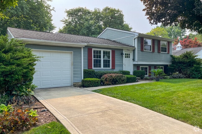 The average home size in Linworth Village is about 2,200 square feet.