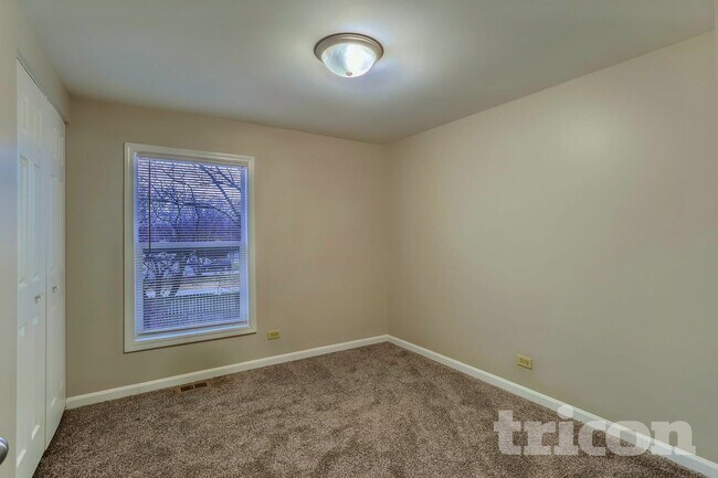 155 Ramblewood Ln, Lake Zurich, IL 60047 - photo 5