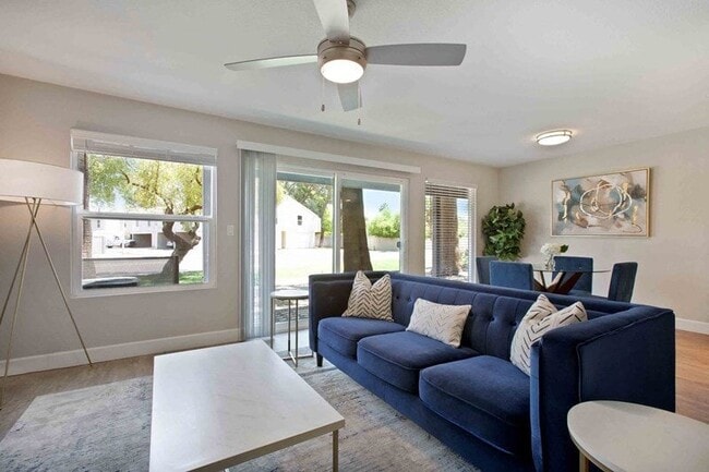 Shoreline at the Lakes, Tempe, AZ 85283 - photo 6