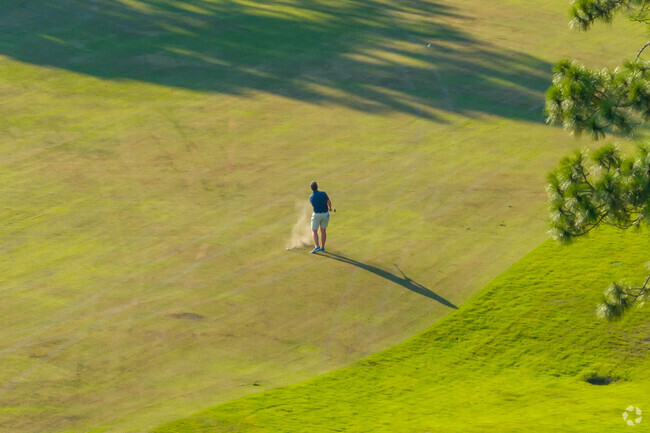 The Country Club of Columbus in Garrard Woods features a par-71 course for all levels.