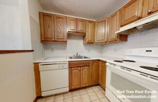 272 Grove St Unit 3, Newton, MA 02466
