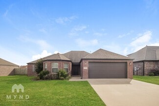 2403 SW Worthington Ave, Bentonville, AR 72712