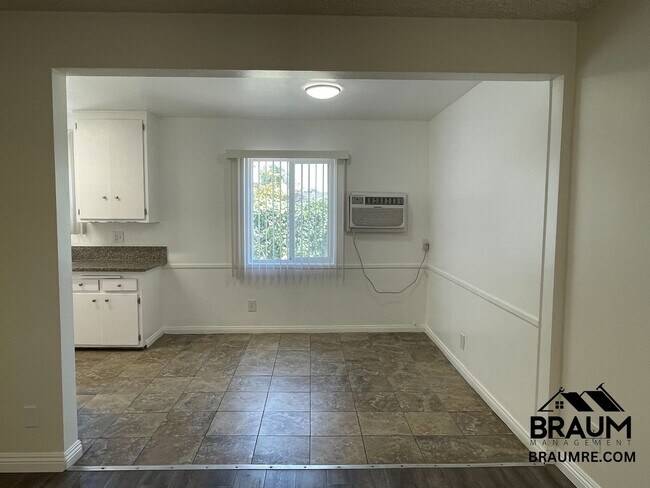 19405 Haynes St unit 4, Reseda, CA 91335 - photo 6