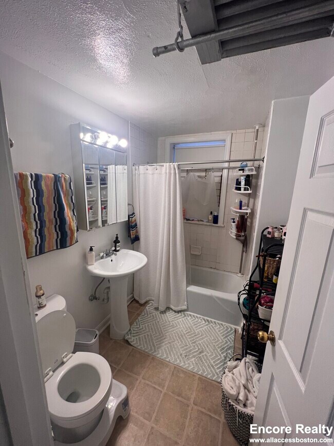 14 Centre St unit K, Cambridge, MA 02139 - photo 2