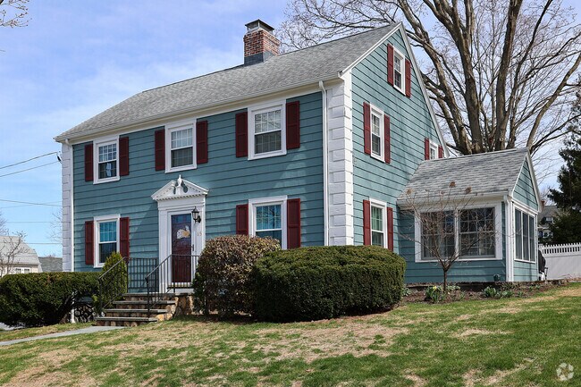 Colonial Revival homes are scattered throughout Oak Grove-Pine Banks, characterized by their symmetrical designs.