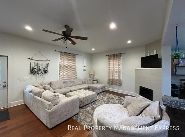 707 N Duluth Ave, Sioux Falls, SD 57104 - photo 2