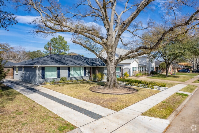 Single-story homes are perfect for small families in Lazy Brook-Timbergrove.