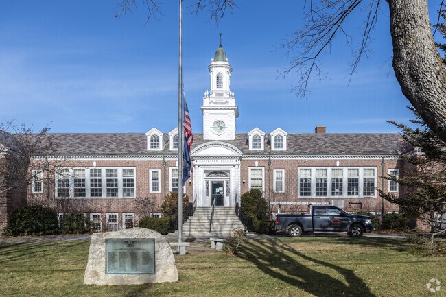 Carpenter Elementary School serves the Wolfeboro area.