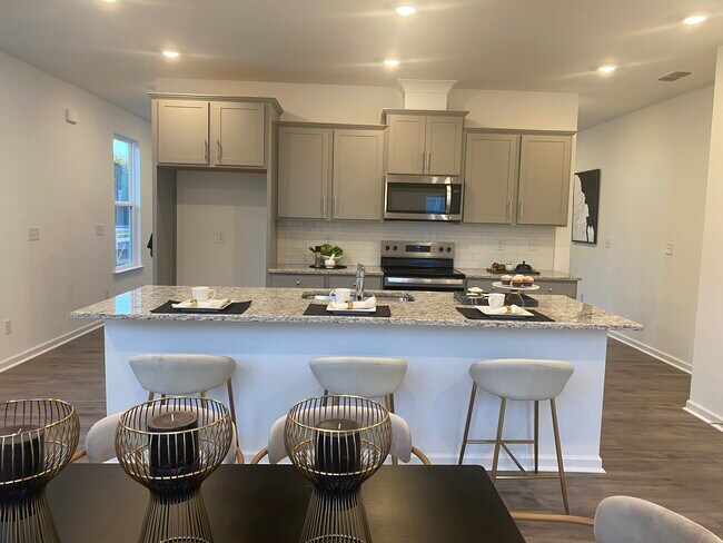 5003 Rill Ct, Charlotte, NC 28262 - photo 4