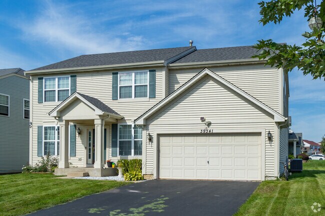 Modern traditional homes can be had in the Heatherstone neighborhood.