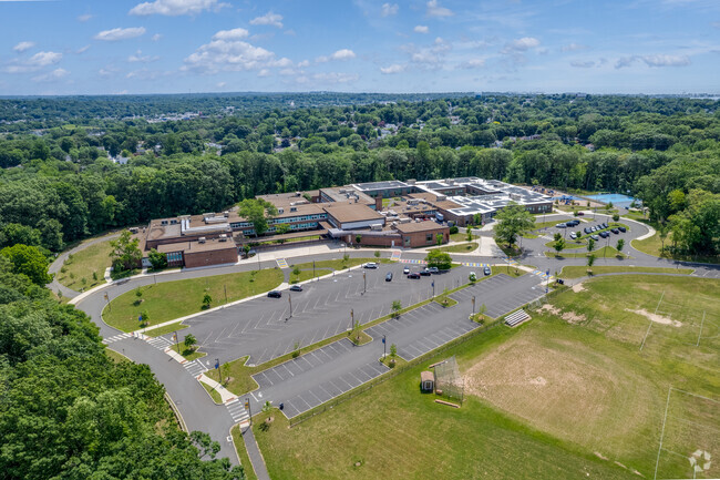 Ponus Ridge Middle School is conveniently located on Hunters Lane in Norwalk.
