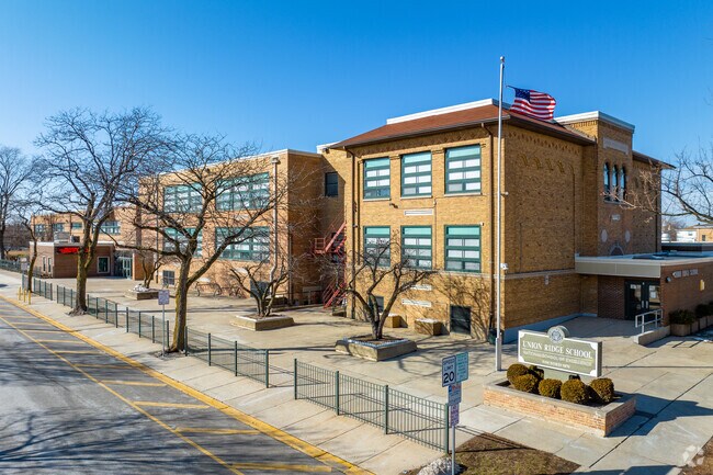 Union Ridge School has a student-teacher ratio of 14 to 1 and received an A- from Niche.