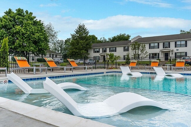 The Colony at the Oaks, Lexington, KY 40517 - photo 2