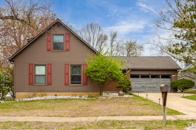 A number of unique homes are available in Lexington Hills.