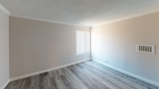 Rock Glen Villa...Gorgeous Newly Remodeled Apartments In Glendale Neighborhood!, Glendale, CA 91205 - photo 5