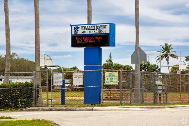 Welcome to William Dandy Middle School in Ft Lauderdale, FL.