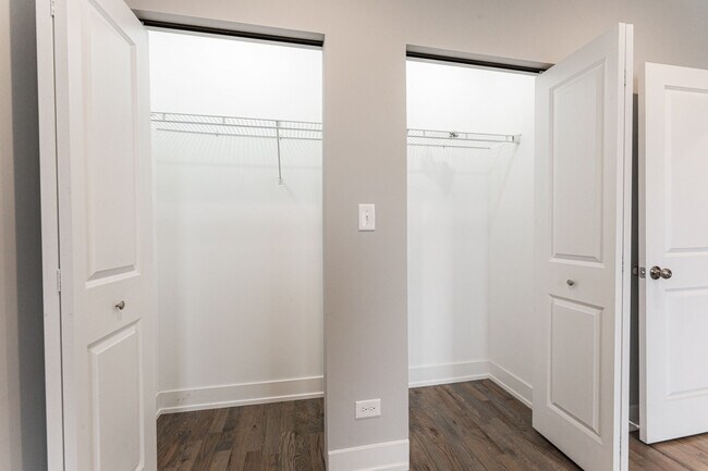 926 W 32nd Place unit 2F, Chicago, IL 60608 - photo 7