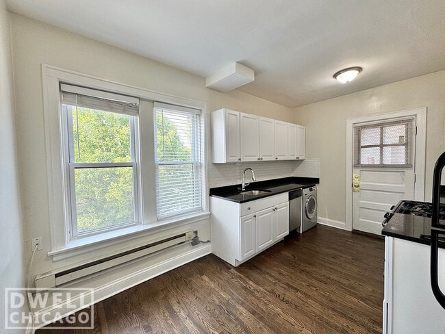 3820 N Greenview Ave unit 1, Chicago, IL 60613 - photo 6