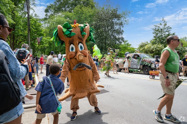 Inman Park Festival highlights causes important to the community like forest preservation.