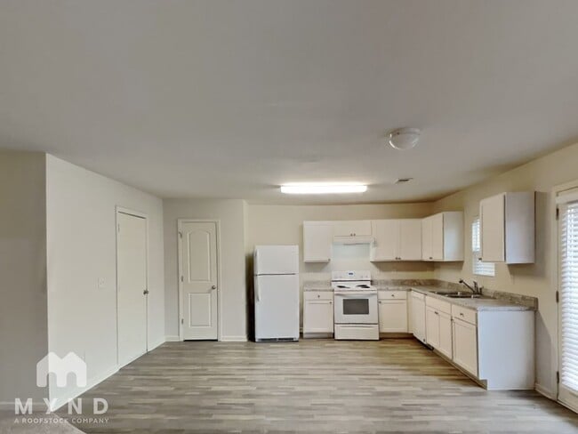 344 Freeman Cir, Villa Rica, GA 30180 - photo 2