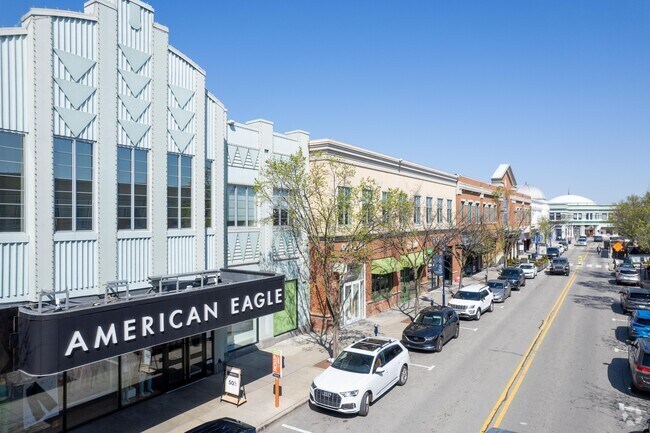 core buildings and streets that comprise Easton are intended to look like a self-contained town, reminiscent of American towns and cities.
