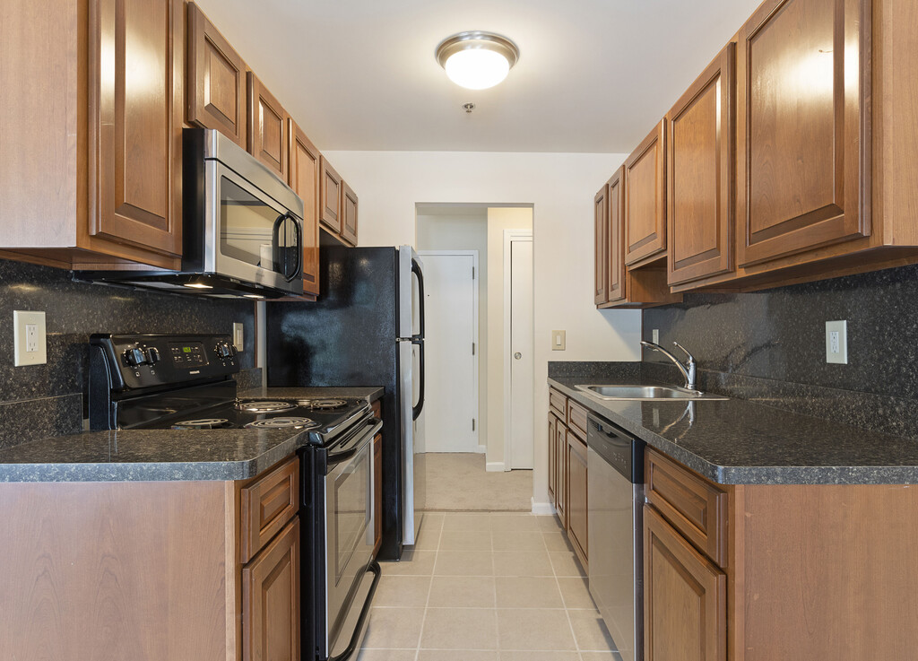 Stanford Court 500 Center Ave Westwood NJ Homes com Stanford Court 500 Center Ave Westwood NJ Homes com