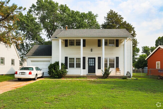 Several large colonial-style homes are scattered throughout Northwest Big River.