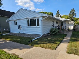 1479 Redfield St, La Crosse, WI 54601