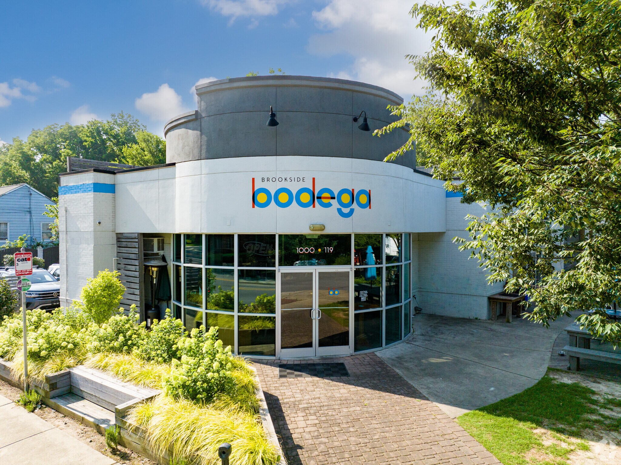 Brookside Boodega is a great place to grab a snack the Belvedere Neighborhood.