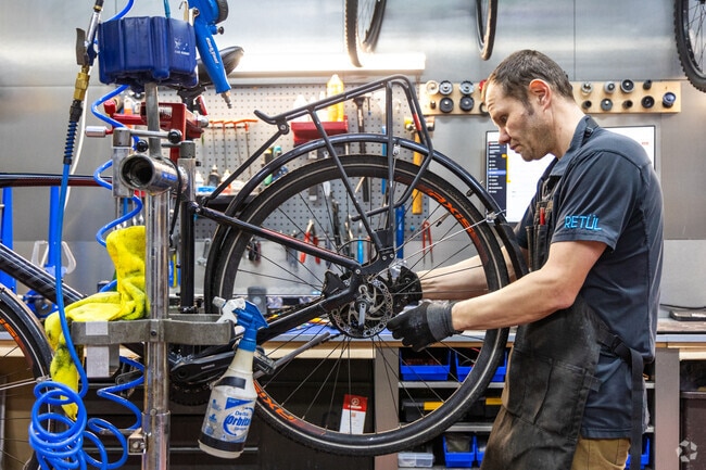 Bike services at Woodinville Bicycle are minutes from Brickyard Road-Queensgate.