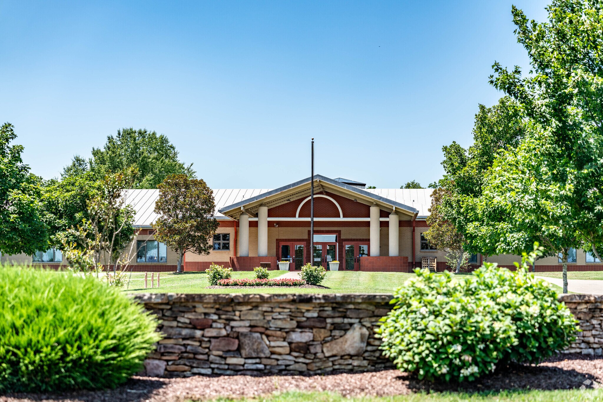 Harpeth Valley Elementary School is a public school in Polar Creek Estates.