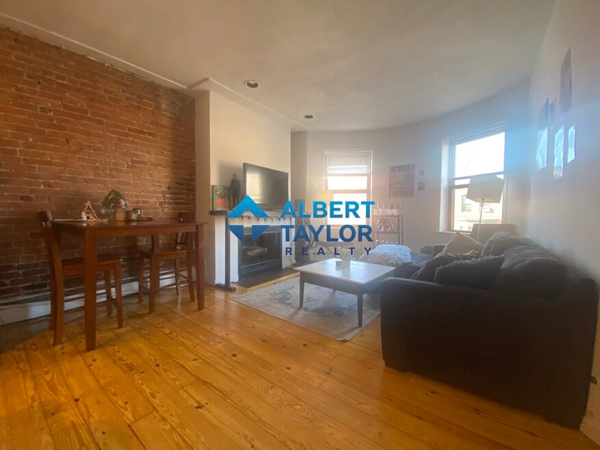 600 Columbus Ave unit 8, Boston, MA 02118 - photo 1