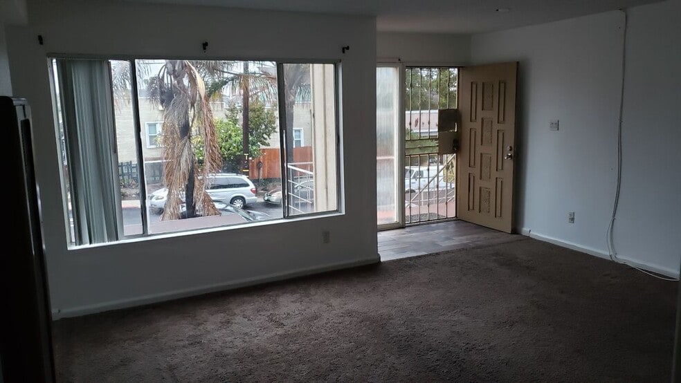 637 W 32nd St, San Pedro, CA 90731 - photo 1