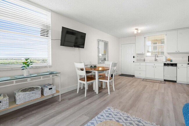 5800 Bonita Beach Rd SW unit ID1352878P, Bonita Springs, FL 34134 - photo 7