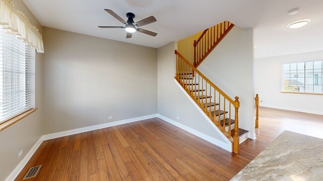 409 Evergreen Cir unit 4, Gilberts, IL 60136 - photo 2