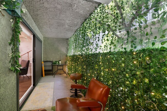 4528 Colbath Ave, Sherman Oaks, CA 91423 - photo 6