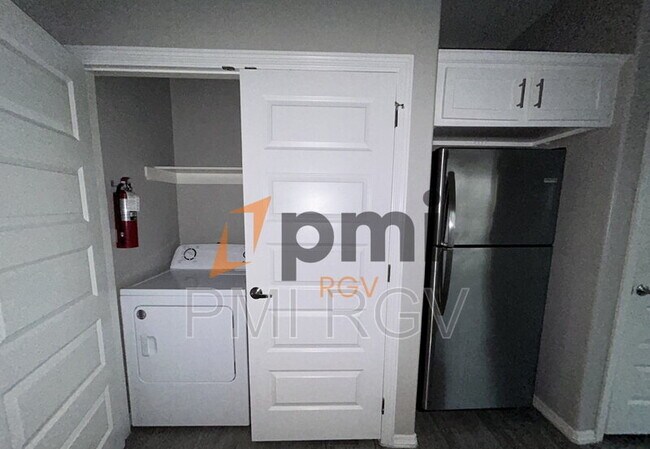 1905 Stauffers St unit 4, Weslaco, TX 78596 - photo 4