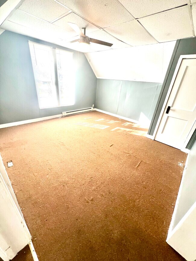 220 W Pierce St unit 2, Macomb, IL 61455 - photo 5