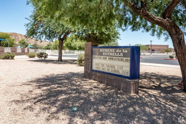 Kyrene de la Estrella Elementary School signage.