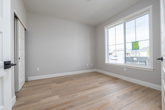 401 Pagget Ave unit 36472088, Winlock, WA 98596 - photo 5