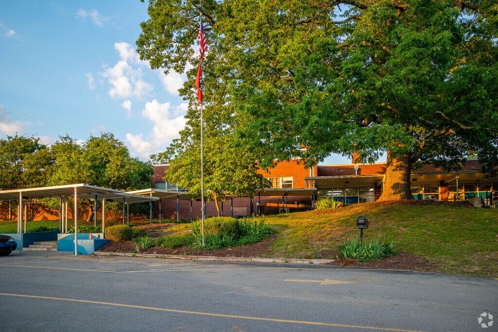 McGavock Elementary School has around 233 students in the Donelson-Hermitage community and serves Pre-K through 4th grade.