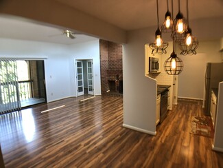 123 Turtle Creek Rd Unit Bright Top Floor, Charlottesville, VA 22901