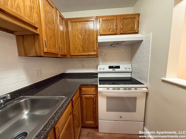 93 Lancaster Terrace unit 103, Brookline, MA 02446 - photo 3