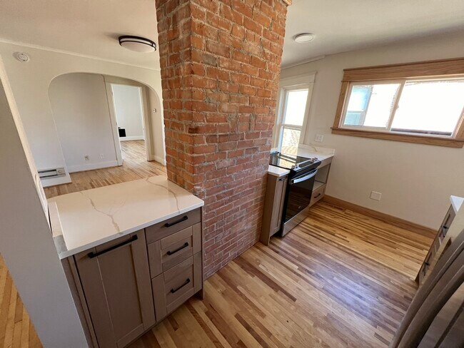 258 Center St unit Upper, Winona, MN 55987 - photo 3