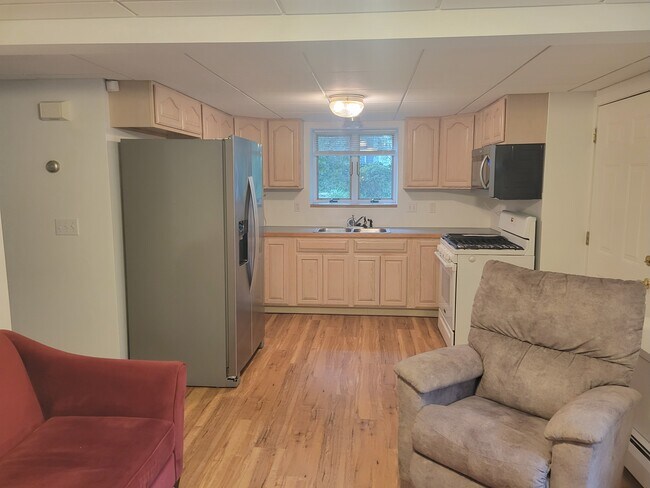 42 Lockwood St unit 42 Lockwood Street, West Warwick, RI 02893 - photo 5