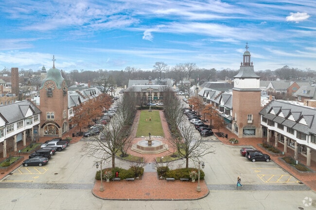 Historic Market Square in Lake Forest opened in 1915 and features high-end businesses.