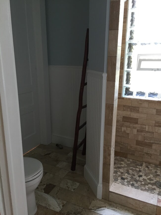 722 W Kalamazoo Ave, Kalamazoo, MI 49007 - photo 4